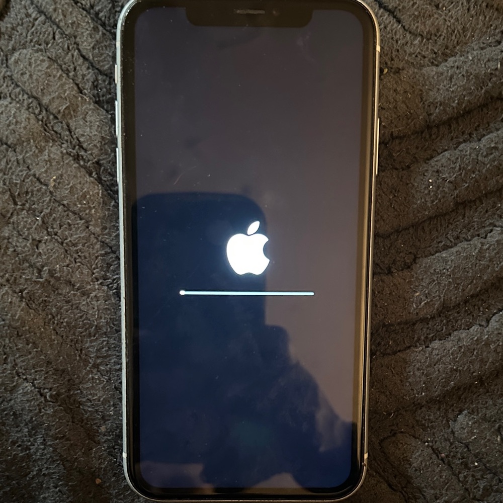 Apple iPhone -XR White Finish